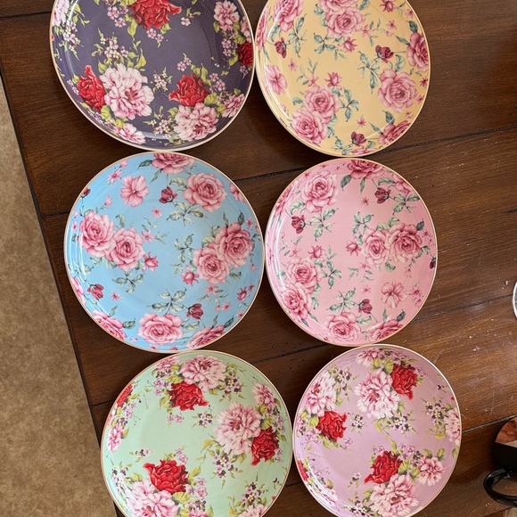 Floral Patterned Ceramic Plate Set - Picture 1 of 1